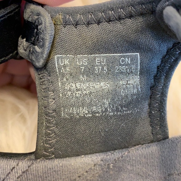 SALE!! Clarks walking sandals.   4 - Picture 3 of 9